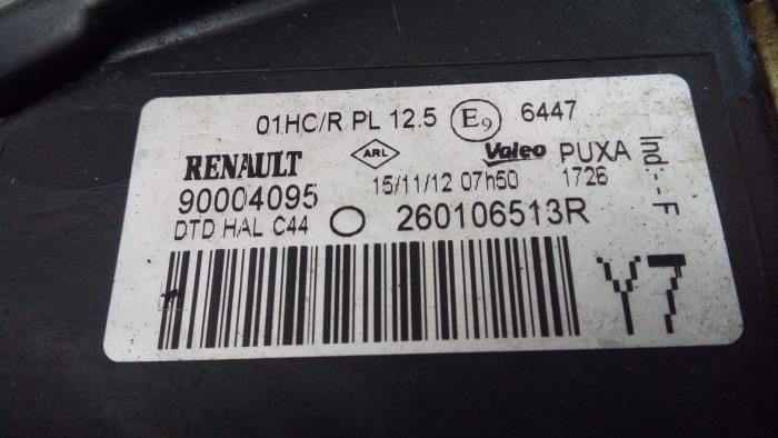Phare droit d'un Renault Twingo II (CN) 1.2 16V 2013