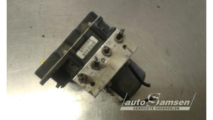 Usagé Pompe ABS Fiat Bravo (198A) 1.9 JTD Multijet Prix € 75,00 Règlement à la marge proposé par Auto Samsen B.V.
