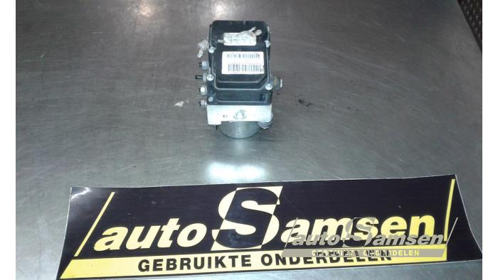 Usagé Bloc ABS Peugeot 307 (3A/C/D) 1.6 16V Prix € 75,00 Règlement à la marge proposé par Auto Samsen B.V.