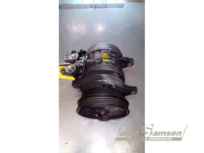 Usagé Pompe clim Hyundai Getz 1.1i 12V Prix € 75,00 Règlement à la marge proposé par Auto Samsen B.V.