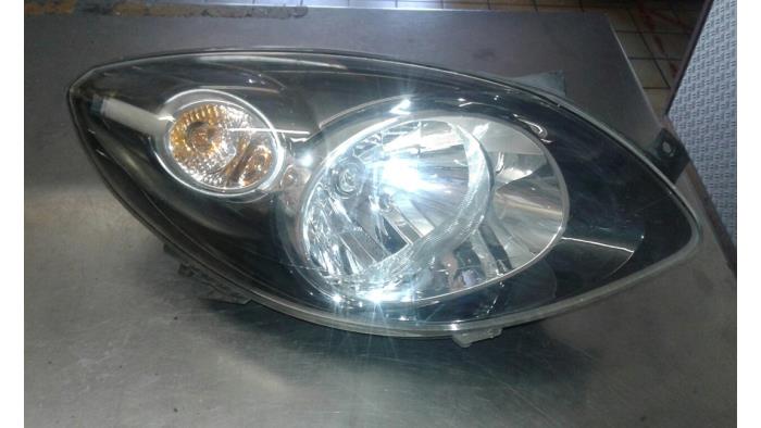 Headlights, right with part number BEVESTIGING stock