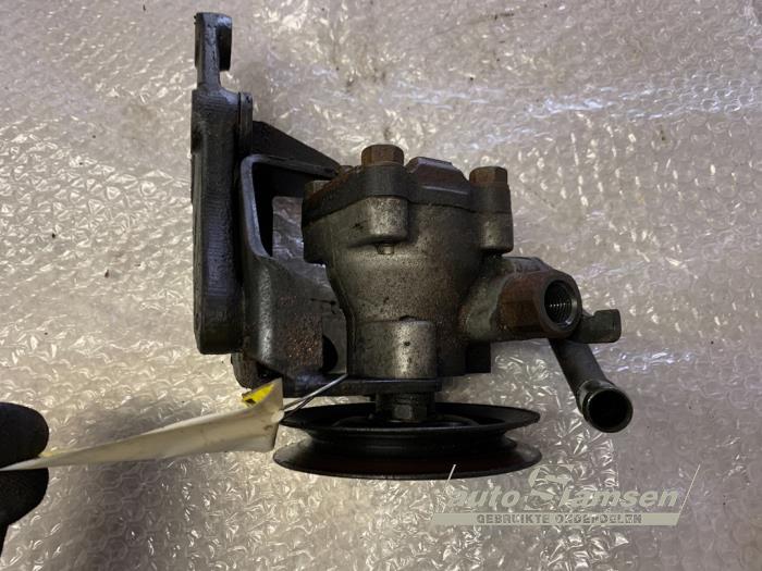 Usagé Pompe de direction Hyundai Atos 1.0 12V Prix € 50,00 Règlement à la marge proposé par Auto Samsen B.V.