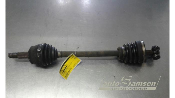 Gebrauchte Antriebswelle links vorne Fiat Multipla (186) 1.6 16V 100 SX,ELX Preis € 50,00 Margenregelung angeboten von Auto Samsen B.V.