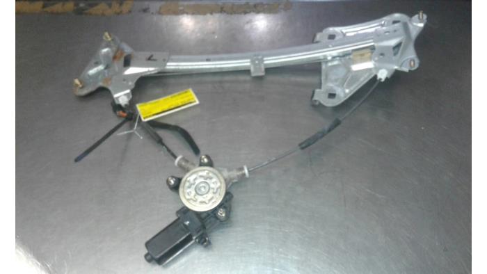 Window mechanism 2-door, front left from a Hyundai Coupe 2.0i 16V CVVT 2004