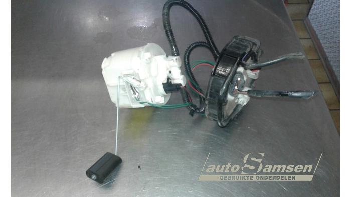 Usagé Pompe à carburant Ford Focus 1 1.4 16V Prix € 50,00 Règlement à la marge proposé par Auto Samsen B.V.