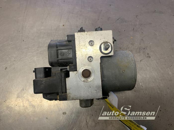 Begagnade ABS-pump Opel Meriva (A) 1.6 16V Pris € 75,00 Marginaltabell erbjuds av Auto Samsen B.V.