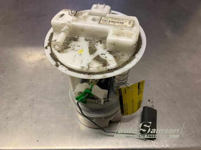 Usagé Pompe à carburant Renault Twingo II (CN) 1.2 16V Prix € 50,00 Règlement à la marge proposé par Auto Samsen B.V.