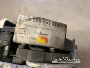 Dynamo van een Audi A4 Avant (B8) 2.0 TDI 16V 2008