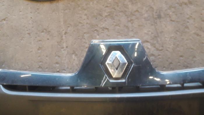 Parachoques de un Renault Clio II (BB/CB) 1.4 16V 2004
