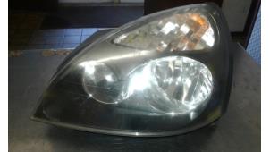 Used Headlight, left Renault Clio II (BB/CB) 1.2 Price € 50,00 Margin scheme offered by Auto Samsen B.V.