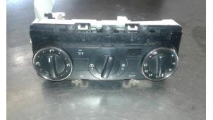 Usados Panel de control de calefacción Mercedes A (W169) 2.0 A-160 CDI 16V Precio € 50,00 Norma de margen ofrecido por Auto Samsen B.V.