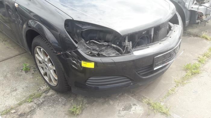 Front bumper from a Opel Astra H GTC (L08)  2007