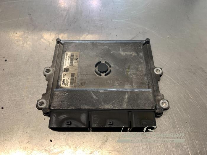 Used Engine management computer Renault Captur I (2R) 0.9 Energy TCE 12V Price € 125,00 Margin scheme offered by Auto Samsen B.V.