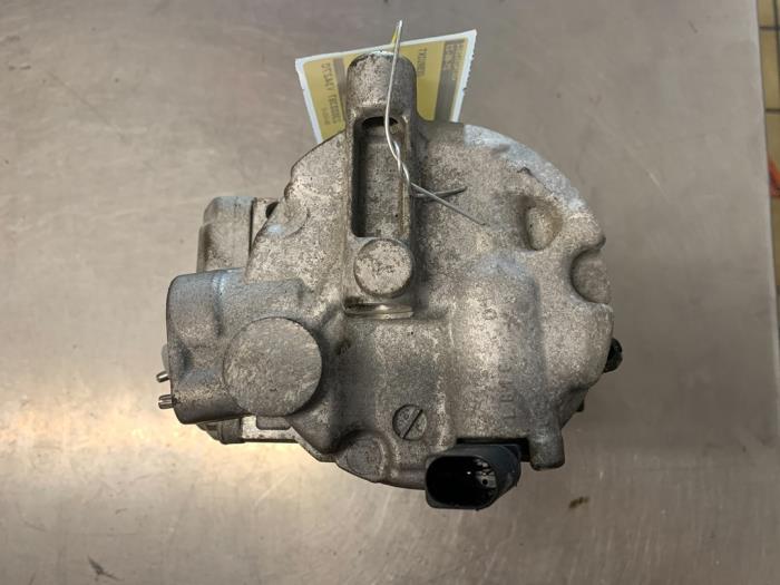Air conditioning pump from a Seat Leon (1P1) 1.4 TSI 16V 2010
