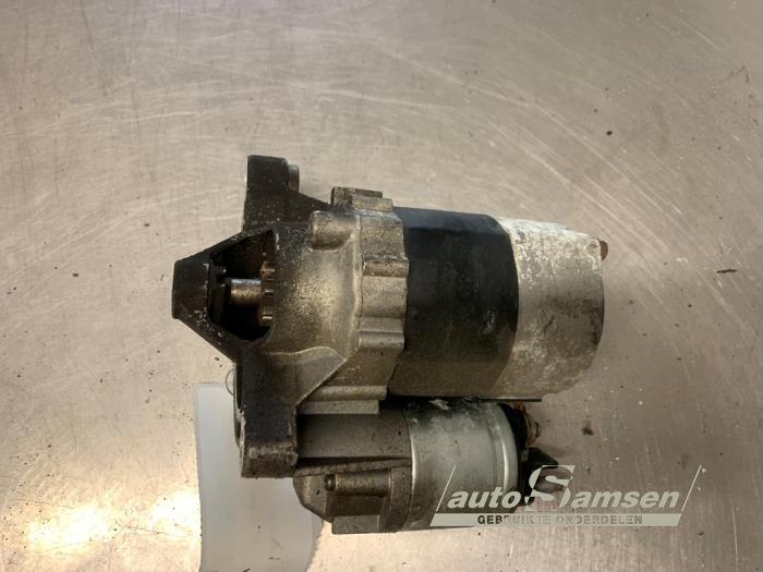 Gebrauchte Anlasser Peugeot 206+ (2L/M) 1.1 XR,XS Preis € 40,00 Margenregelung angeboten von Auto Samsen B.V.