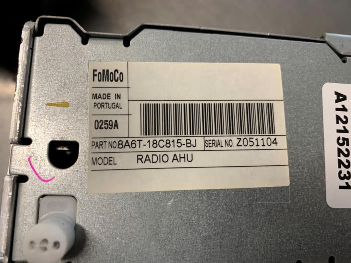 Radio CD player from a Ford Fiesta 6 (JA8) 1.25 16V 2009