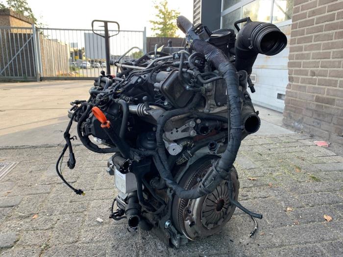 Engine from a Volkswagen Polo V (6R) 1.2 TDI 12V BlueMotion 2011