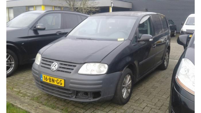 Engine from a Volkswagen Touran (1T1/T2) 1.9 TDI 100 2004