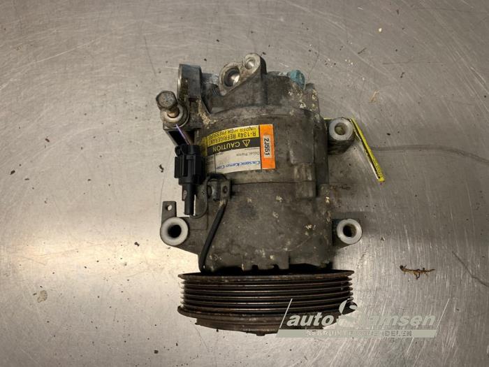 Usagé Pompe clim Nissan Almera Tino (V10M) 2.0 16V CVT Prix € 75,00 Règlement à la marge proposé par Auto Samsen B.V.