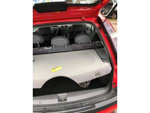 Gebrauchte Hutablage Opel Corsa C (F08/68) 1.2 16V Preis € 30,00 Margenregelung angeboten von Auto Samsen B.V.