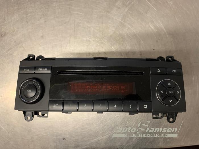 Gebrauchte Radio Mercedes B (W245) 1.7 B-170 16V Preis € 100,00 Margenregelung angeboten von Auto Samsen B.V.