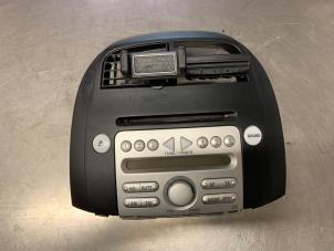 Używane Radio Daihatsu Sirion 2 (M3) 1.3 16V DVVT Cena € 100,00 Procedura marży oferowane przez Auto Samsen B.V.