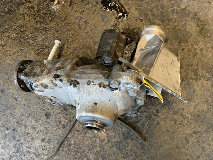 Front differential from a BMW 3 serie Gran Turismo (F34) 330d xDrive 3.0 24V 2014