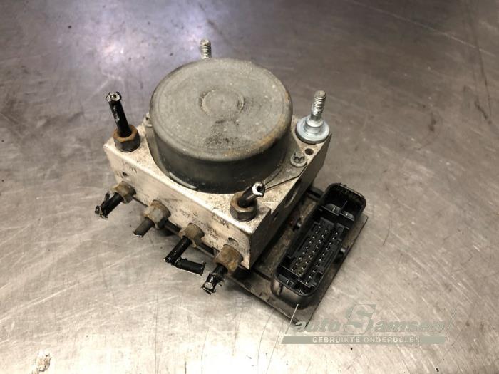 Begagnade ABS-pump Ford Ka II 1.2 Pris € 75,00 Marginaltabell erbjuds av Auto Samsen B.V.