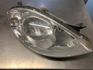 Used Headlight, right Mercedes A (W169) 2.0 A-160 CDI 16V 5-Drs. Price € 75,00 Margin scheme offered by Auto Samsen B.V.
