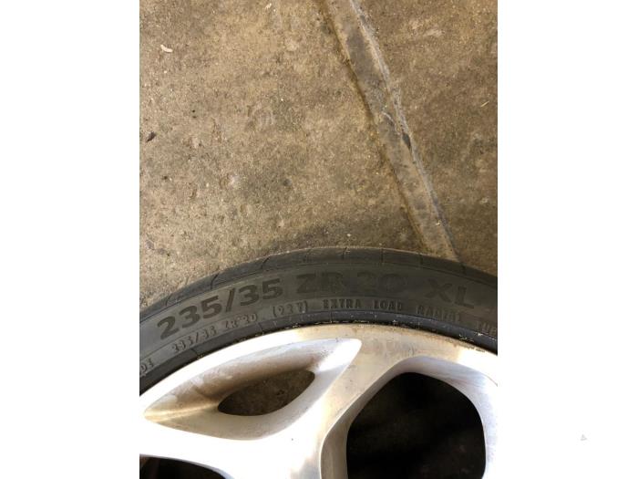 Wheel + tyre from a Ford C-Max (DXA) 1.6 TDCi 16V 2013