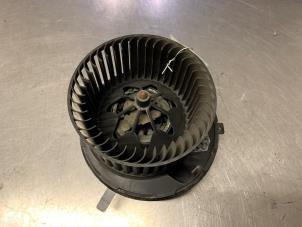 Usados Motor de ventilador de calefactor Volkswagen Golf VI (5K1) 1.4 TSI 122 16V Precio € 50,00 Norma de margen ofrecido por Auto Samsen B.V.
