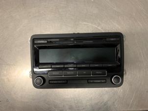 Used Radio CD player Volkswagen Golf VI (5K1) 1.2 TSI BlueMotion Price € 150,00 Margin scheme offered by Auto Samsen B.V.