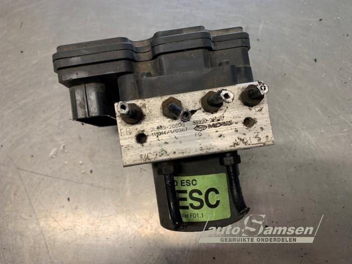 Begagnade ABS-pump Hyundai i30 (FD) 1.4 CVVT 16V Pris € 125,00 Marginaltabell erbjuds av Auto Samsen B.V.