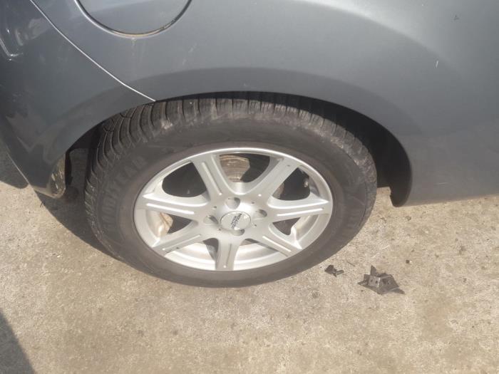 Set of wheels + tyres from a Ford Ka II 1.2 2012