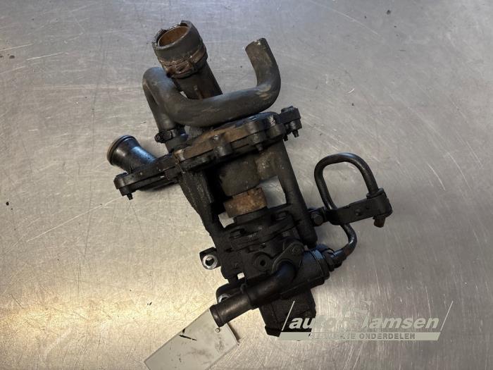 Usagé Pompe de direction Ford Transit 2.2 TDCi 16V Prix € 100,00 Règlement à la marge proposé par Auto Samsen B.V.