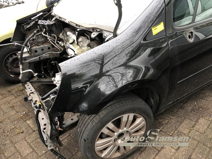 Używane Ekran lewy przód Renault Modus/Grand Modus (JP) 1.2 16V TCE 100 Cena € 60,00 Procedura marży oferowane przez Auto Samsen B.V.