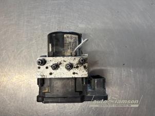 Usados Bomba ABS Renault Megane III Grandtour (KZ) 1.5 dCi 110 Precio € 225,00 Norma de margen ofrecido por Auto Samsen B.V.