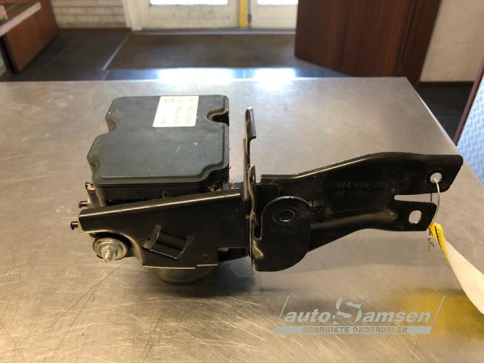 Usagé Bloc ABS Volkswagen Polo V (6R) 1.4 TDI DPF BlueMotion technology Prix € 50,00 Règlement à la marge proposé par Auto Samsen B.V.
