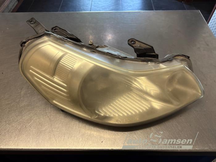 Używane Reflektor prawy Fiat Sedici (189) 1.6 16V Emotion 4x4 Cena € 50,00 Procedura marży oferowane przez Auto Samsen B.V.