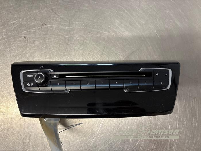 Używane Panel obslugi radia BMW 2 serie Gran Tourer (F46) 218i 1.5 TwinPower Turbo 12V Cena € 100,00 Procedura marży oferowane przez Auto Samsen B.V.