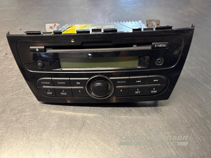 Używane Radio Mitsubishi Space Star (A0) 1.2 12V Cena € 100,00 Procedura marży oferowane przez Auto Samsen B.V.