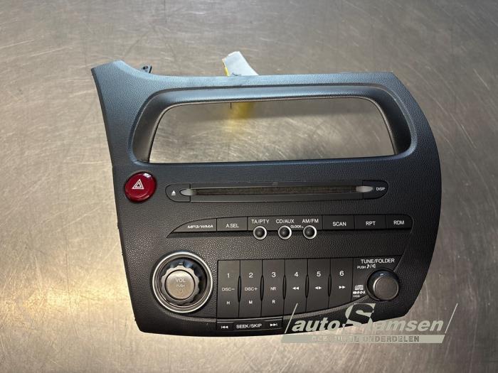 Używane Radio Honda Civic (FK/FN) 1.4 i-Dsi Cena € 75,00 Procedura marży oferowane przez Auto Samsen B.V.