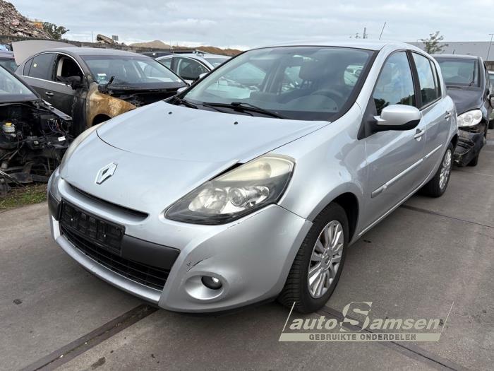Usagé Catalyseur Renault Clio III (BR/CR) 1.2 16V Tce Prix € 250,00 Règlement à la marge proposé par Auto Samsen B.V.