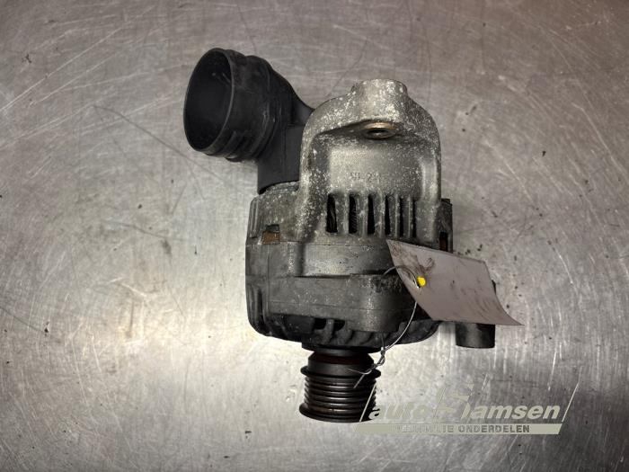 Usagé Dynamo BMW 3 serie (E46/4) 328i 24V Prix € 75,00 Règlement à la marge proposé par Auto Samsen B.V.
