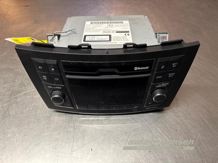 Używane Radio Suzuki Swift (ZA/ZC/ZD) 1.2 16_ Cena € 75,00 Procedura marży oferowane przez Auto Samsen B.V.