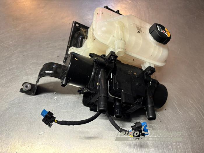 Begagnade Vattenpump Hyundai Inster (AX1) 49 kWh Pris € 250,00 Marginaltabell erbjuds av Auto Samsen B.V.