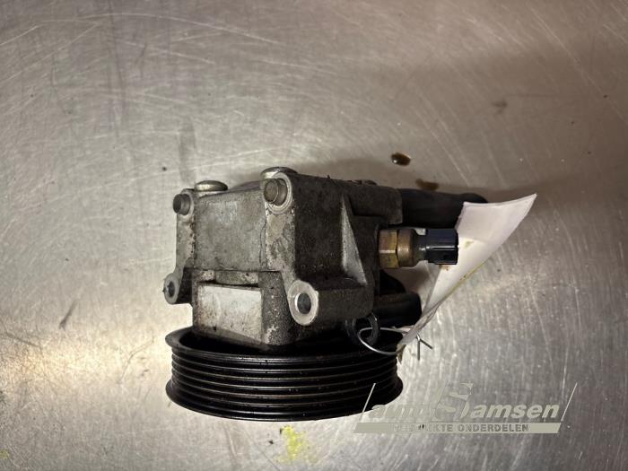 Usagé Pompe de direction Ford Focus 2 C+C 1.6 16V Prix € 75,00 Règlement à la marge proposé par Auto Samsen B.V.