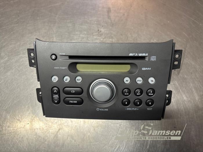Używane Radio Suzuki Splash 1.0 12V Cena € 50,00 Procedura marży oferowane przez Auto Samsen B.V.