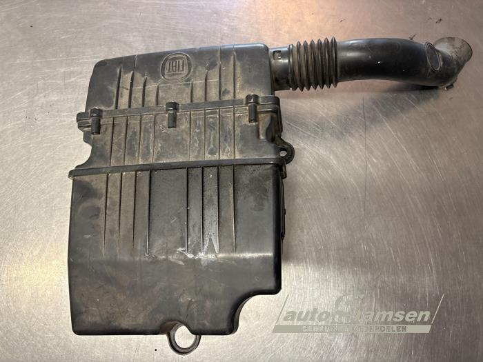 Begagnade Luftfilterhus Fiat Grande Punto (199) 1.2 Pris € 40,00 Marginaltabell erbjuds av Auto Samsen B.V.