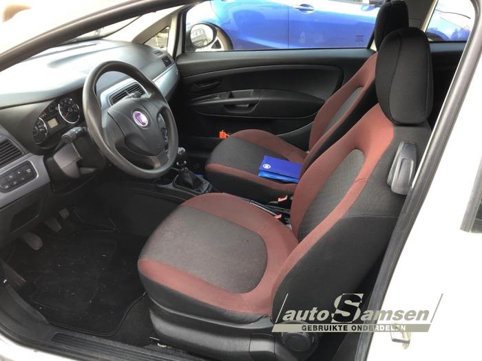 Gebrauchte Getriebe Fiat Grande Punto (199) 1.2 Preis € 400,00 Margenregelung angeboten von Auto Samsen B.V.